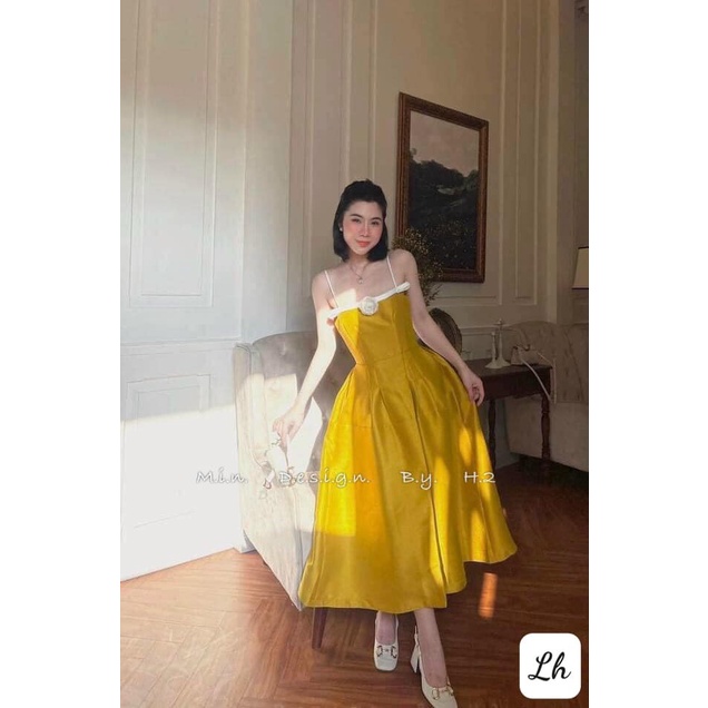 Váy đầm 2 dây phối ngực cài hoa