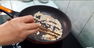 Đậu phộng rang tỏi ớt nhà làm