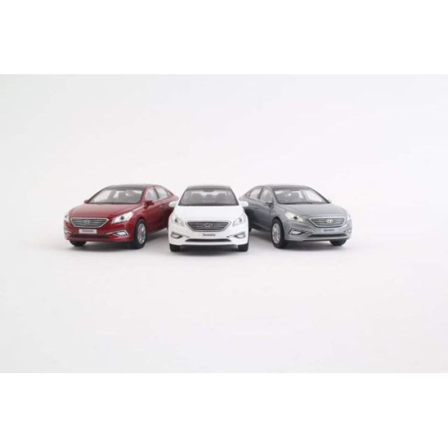 Mô hình Hyundai Sonata tỷ lệ 1:38