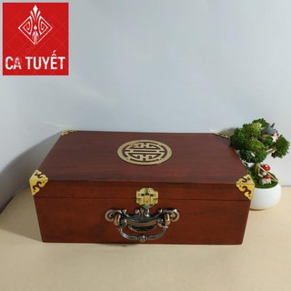 HỘP ĐỰNG TRANG SỨC, HỘP ĐỰNG CON DẤU CÔNG TY GỖ HƯƠNG MẶT GIÁP CHỮ THỌ VÀNG CÓ QUAI XÁCH BẰNG ĐỒNG( LOẠI ĐẠI 24CM)