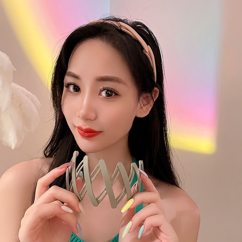 Cài tóc rửa mặt chống trượt có thể gấp gọn tiện dụng