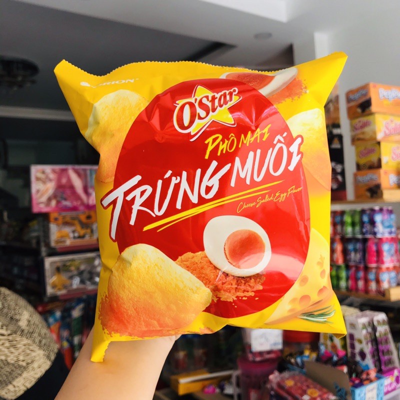 Bánh Snack Ostar siêu phẩm mới PHÔ MAI TRỨNG MUỐI gói 56g Càng ăn càng nghiền