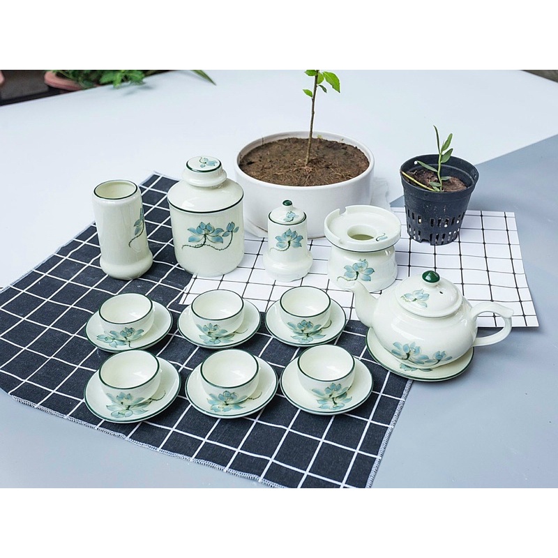 Bộ ấm trà, vẽ hoa sen ấm chén sứ Bát tràng cao cấp