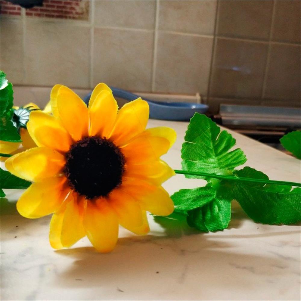 Dây Leo Giả Dùng Trang Trí Sân Vườn