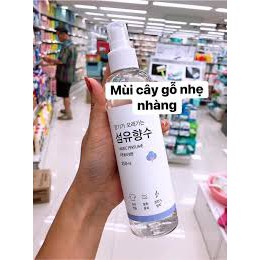 Xịt thơm quần áo Fabric Ferfume 250ml Nội địa Hàn Quốc