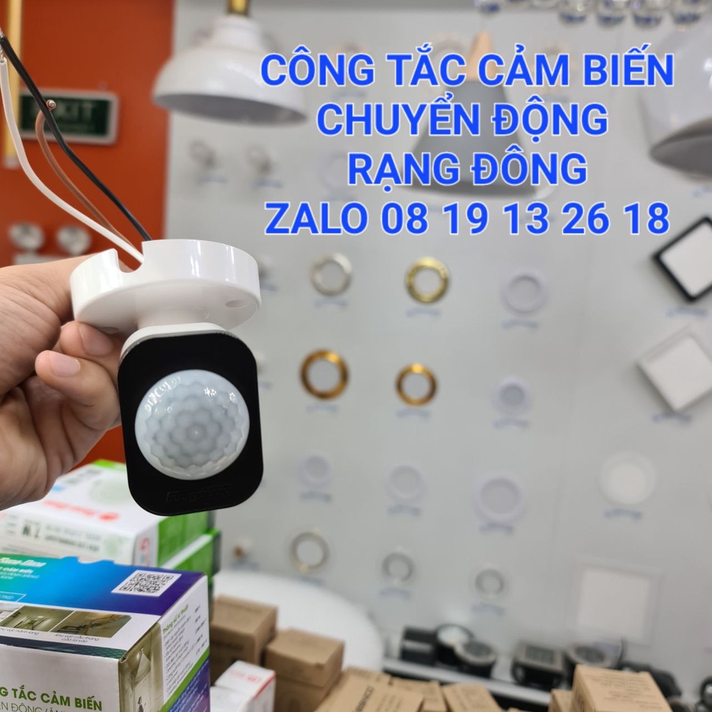 Công tắc Cảm Biến chuyển động ánh sáng Rạng Đông, mã Model: CT01.PIR 300W, cho đèn LED.