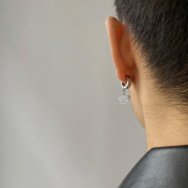 Khuyên tai thép titan không phai màu thiết kế hình gấu phong cách hip hop sành điệu cho nam và nữ