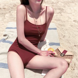 Bộ bikini liền thân phong cách kín đáo năng động