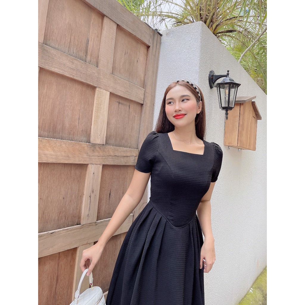 Đầm Ladonna C526 xếp ly bên eo tay ngắn trẻ trung Cin House