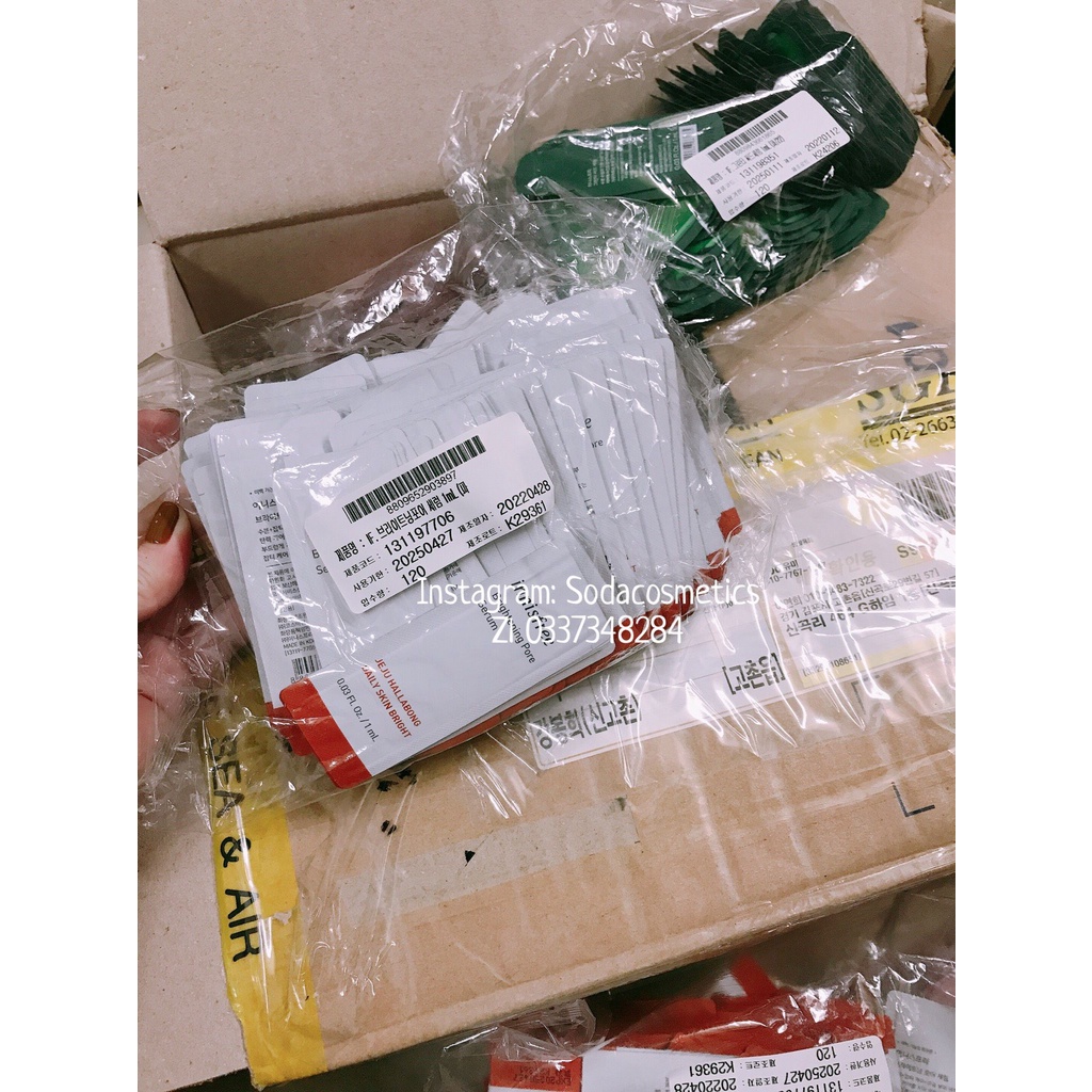 Sample Tinh chất dưỡng trắng se khít lỗ chân lông Innisfree Brightening Pore Serum Hallabong