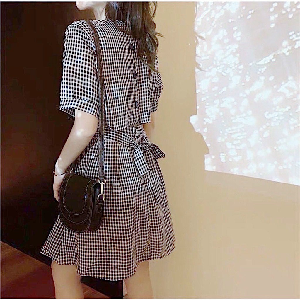 Đầm váy freesize caro đen form ngắn nút sau