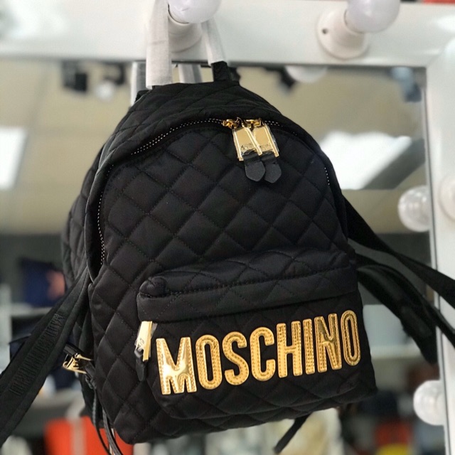 Balo thương hiệu Moschino đình đám