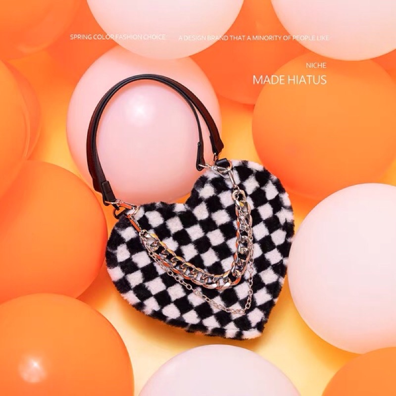 Túi xách lông hình trái tim, túi cắp nách y2k hoạ tiết caro checker board kèm xích