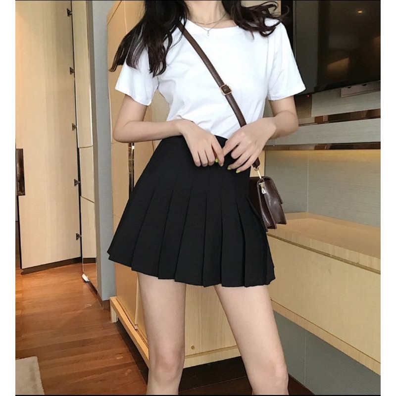 Chân váy xếp ly quốc dân dáng ngắn hai màu đen trắng | BigBuy360 - bigbuy360.vn