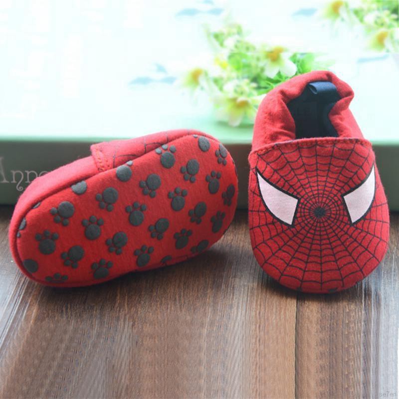 Giày em bé mềm mại đáng yêu