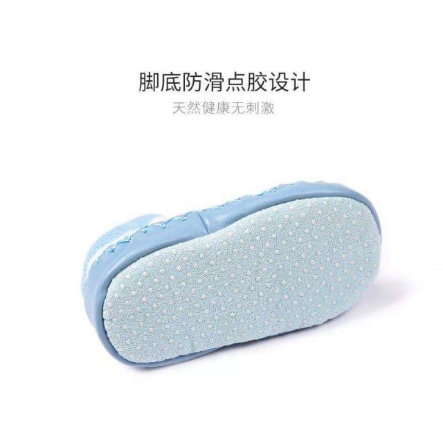 Giày tất cho bé tập đi