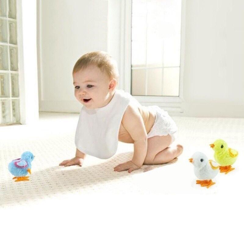 Gà con vặn cót biết chạy cho bé