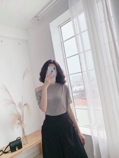 Áo thun nhũ lệch vai