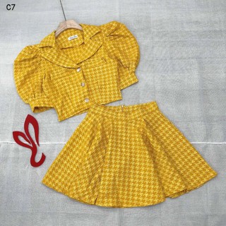 Set áo cổ vest chân váy xòe