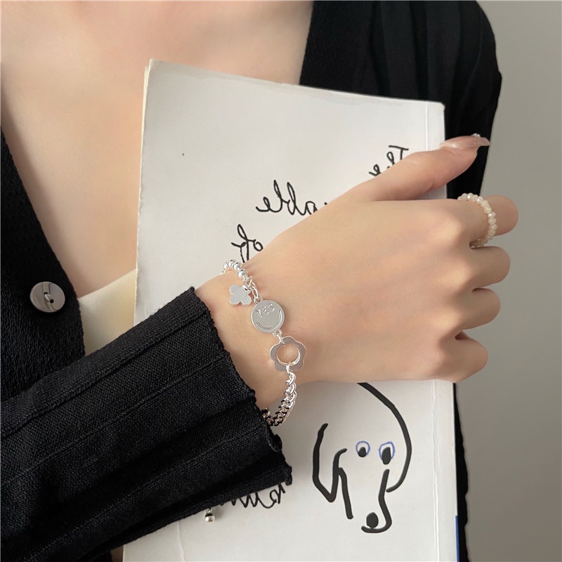 Vòng tay kim loại hình mặt cười thời trang