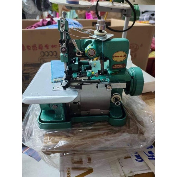 máy vắt sổ mitsuko