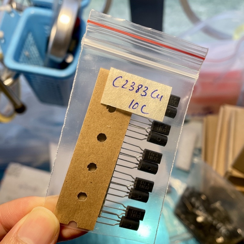 Transistor C2383 chân đồng