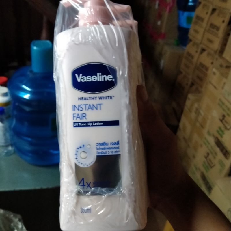 Sữa dưỡng thể trắng da 4x Vaseline Instant Fair Thái Lan 350ml | BigBuy360 - bigbuy360.vn