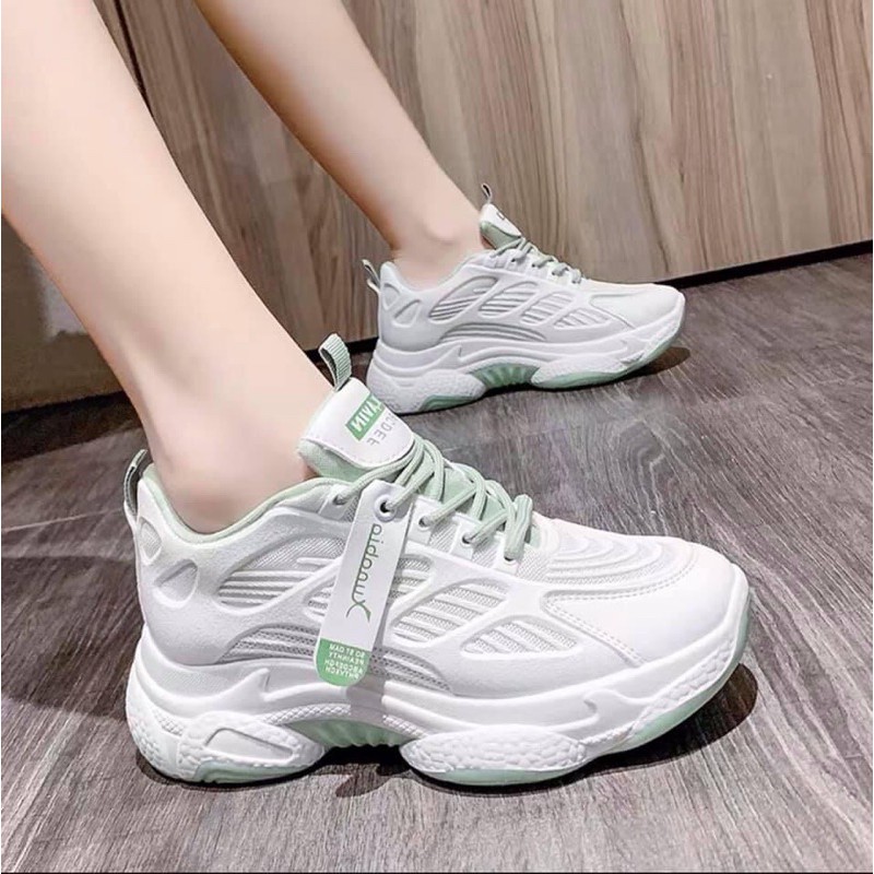 Giày sneaker độn đế 7p đế xanh và đế xám