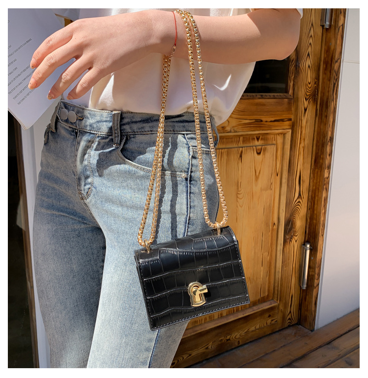 Túi đeo chéo IELGY dáng vuông họa tiết da cá sấu cá tính trẻ trung thời trang dành cho nữ