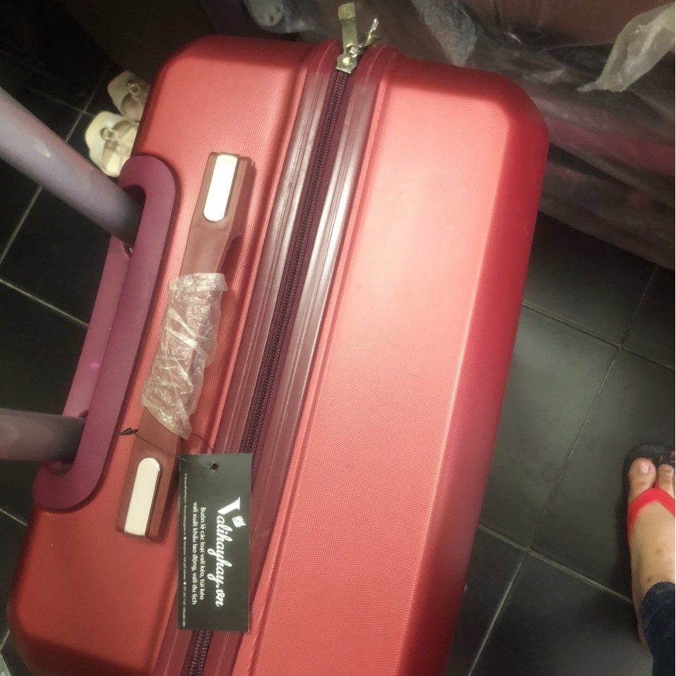 SALE Vali kéo du lịch nhựa size 24 màu đỏ
