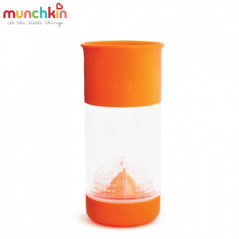 Cốc 360 độ Munchkin có ngăn ép trái cây