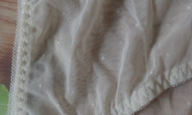 Quần lót ren, hàng công ty