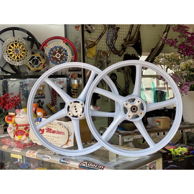 Mâm 5 cây cho sonic satria raider fi gắn như zin có đen bóng 1.6 1.6