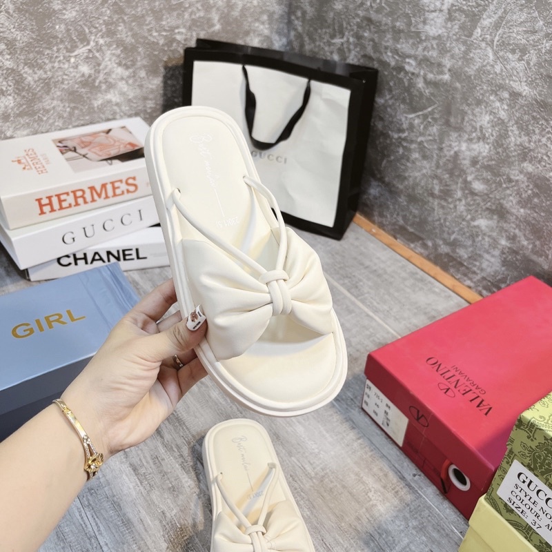 Lê nơ handg chuẩn quảng châu full box. chất da mềm êm như bún ý ạ #310 full box full size : 35-39