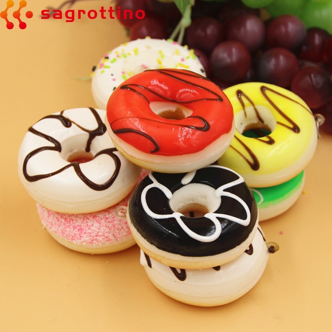 Mô hình bánh donut giả mềm nhiều màu dùng trang trí nhà cửa