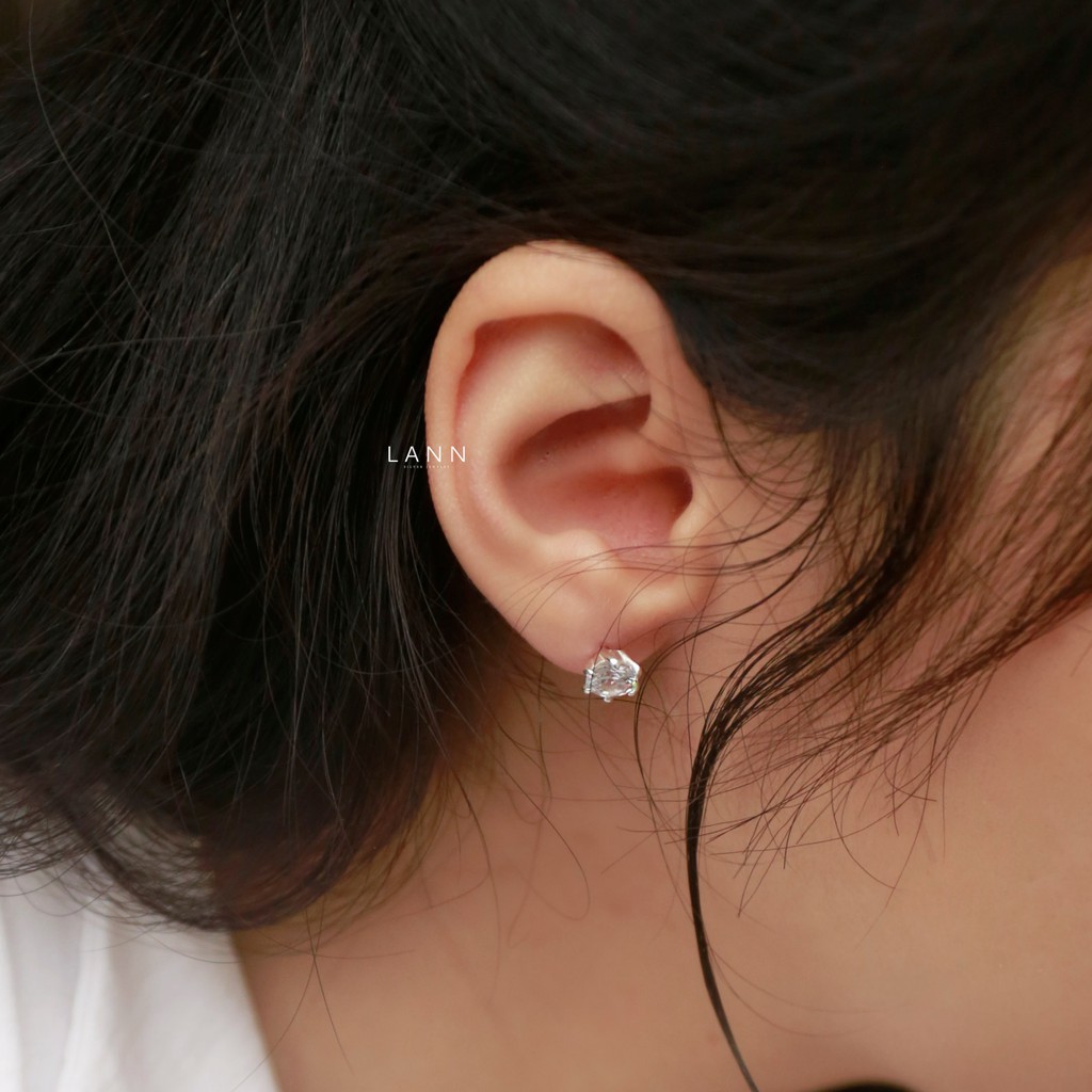 Khuyên đá trắng lớn 6 trấu BẠC S925 LANN E270