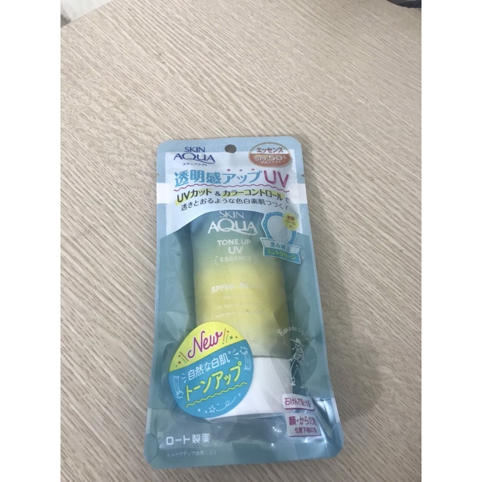 Kem Chống Nắng Sunplay Skin Aqua Tone Up UV Essence