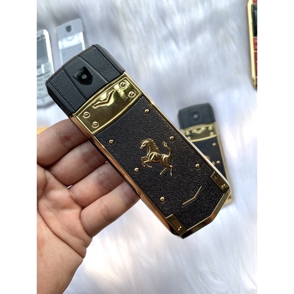 Điện thoại A8 đen vàng