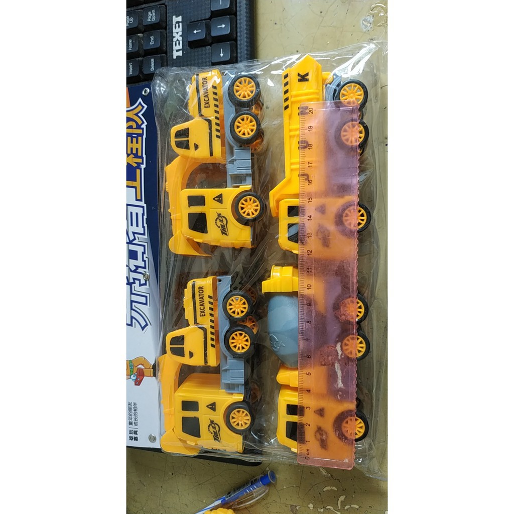 Đồ chơi 1 chiếc xe công trình, xe quân sự, xe cứu hộ nhiều mẫu nhiều màu