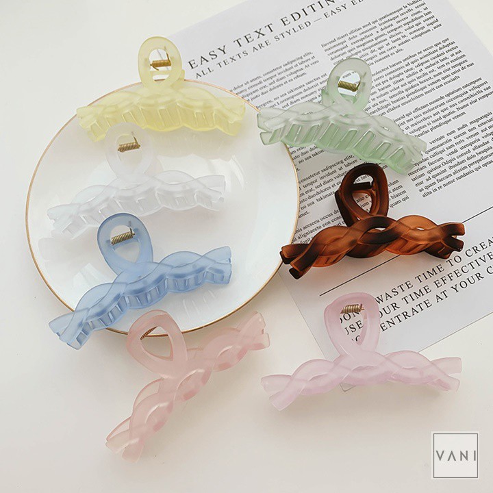 Kẹp Tóc Càng Cua Kiểu Xoắn Xích, Nhựa Màu Thạch Trong - Vani Store