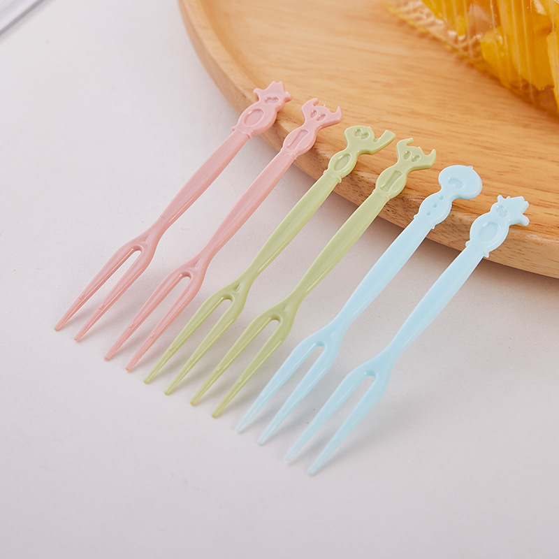 50 Nĩa ăn trái cây làm từ nhựa màu trơn dễ thương dùng một lần tiện lợi
