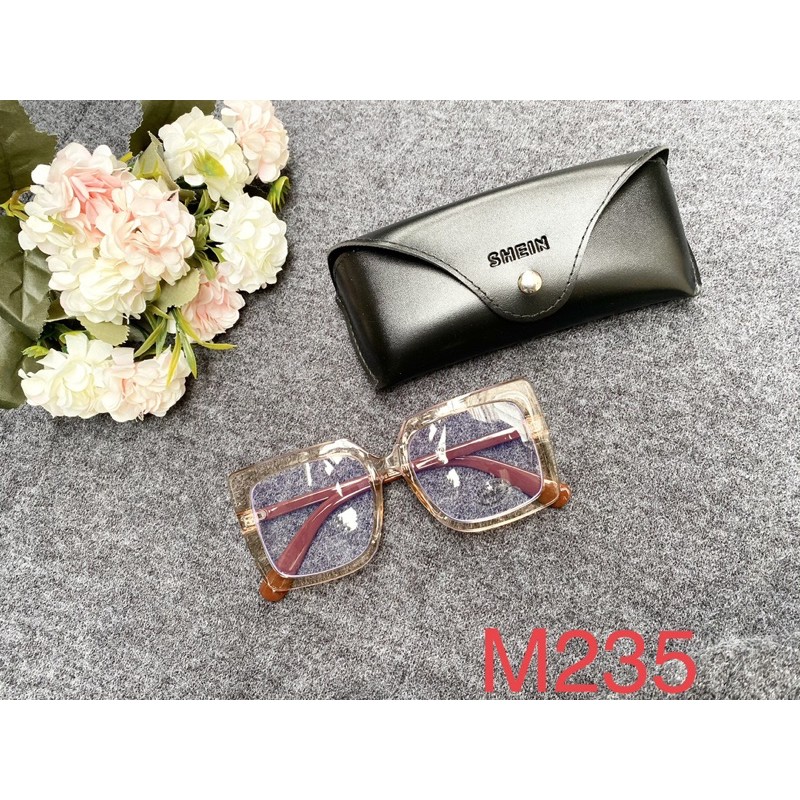 Kính Trắng chống ánh sáng Xanh Shein sang sịn mịn ạ, Có Mail mua hàng tại web của hãng.