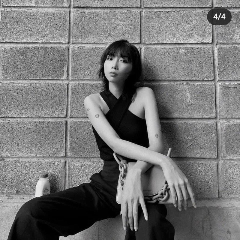 APN42 - ÁO ZIP CHÉO VAI 2 MÀU NỮ | BigBuy360 - bigbuy360.vn