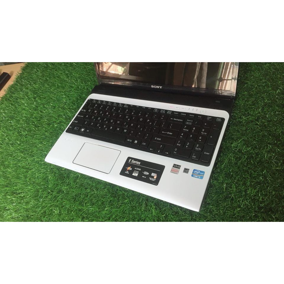 Hot laptop Sony Vaio SVE15 TRẮNG core i5-3210M Ram 4gb ổ cứng 320gb fui phím số cạc HD 4000 Tặng túi,chuột không dây | WebRaoVat - webraovat.net.vn