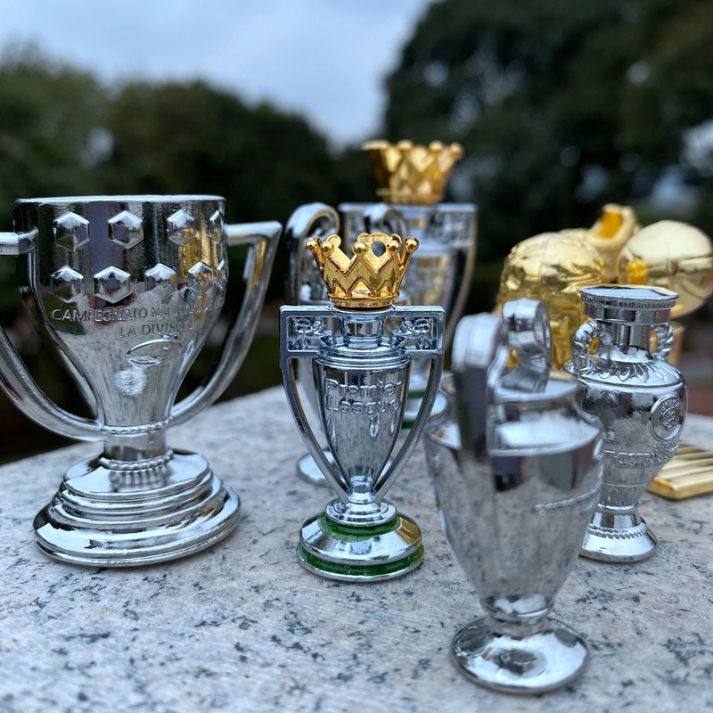 Mô hình cup Nha, WC, C1, giày vàng, quả bóng vàng trang trí tượng cầu thủ