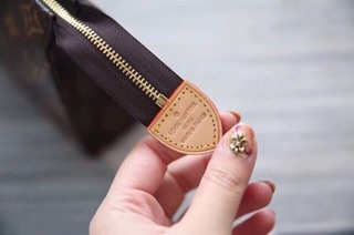 Clutch lv mini có dây đeo