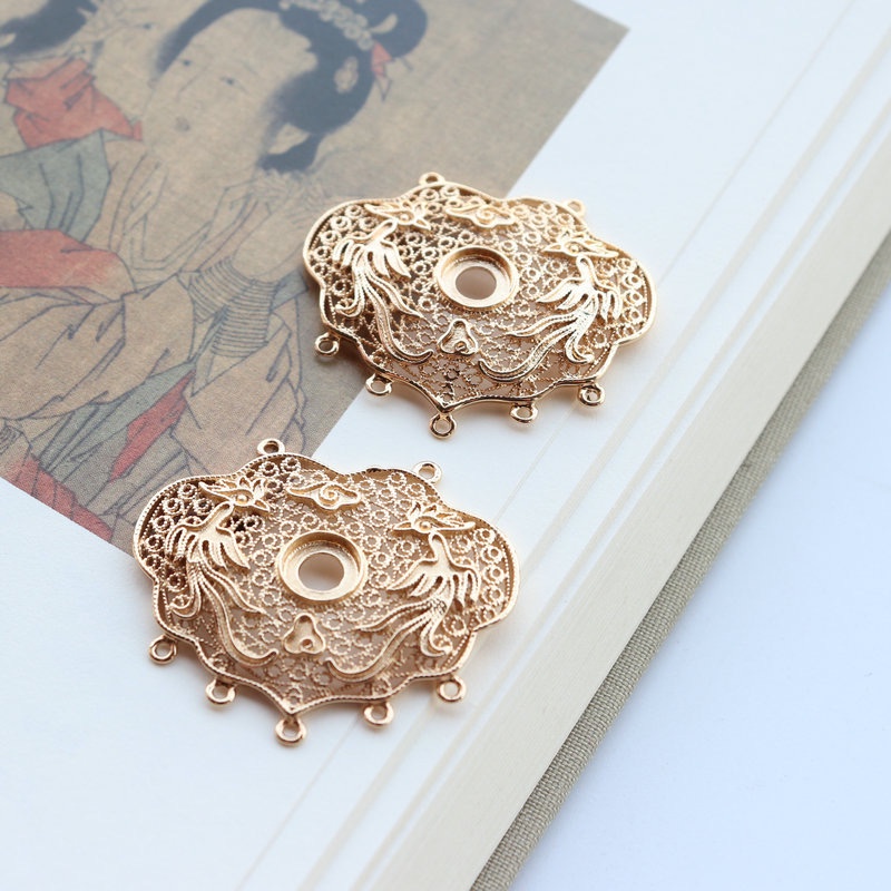 1 phiến đúc họa tiết khóa trường thọ, khóa trường mệnh 36*42mm nguyên liệu làm trâm làm trang sức cổ trang có màu KC