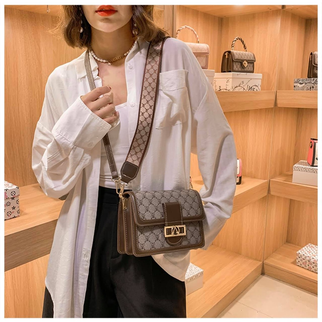 túi đeo chéo dây bản to hot trend size 20 cm