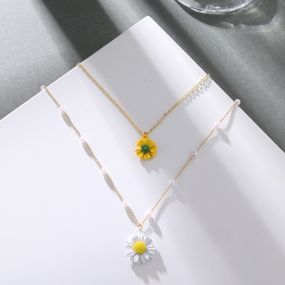 Korean Fashion Layered Pearl Flower Pendant Necklace Female Daisy Pearl Necklace Vintage Jewelry Gift