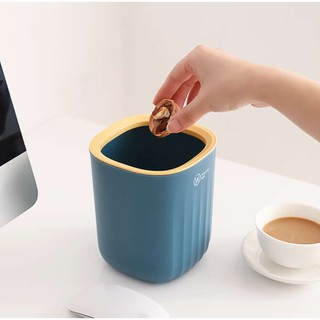 Thùng rác để bàn nắp vòng